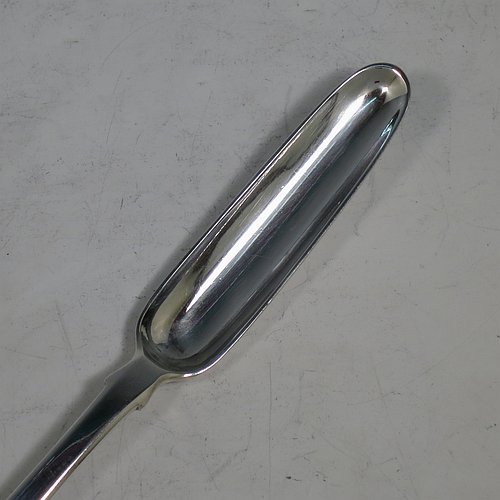 An Antique Georgian Sterling Silver marrow scoop made by Smith & Crossley in London in 1790. The dimensions of this fine hand-made antique silver marrow scoop are length 23 cms (9 inches), and it weighs approx. 56g (1.8 troy ounces).