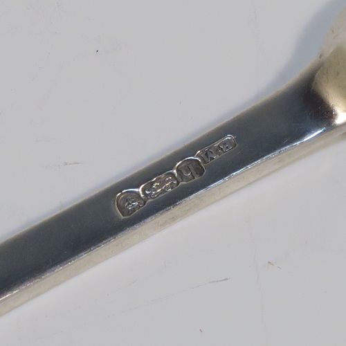 A very elegant Antique Georgian George III Sterling Silver marrow scoop with bright-cut hand-engraved decoration. This handsome antique silver marrow scoop was made by Benjamin Mountigue of London in 1783. The dimensions of this fine hand-made antique silver marrow scoop are length 22 cms (8.5 inches), and it weighs approx. 49g (1.6 troy ounces).

  