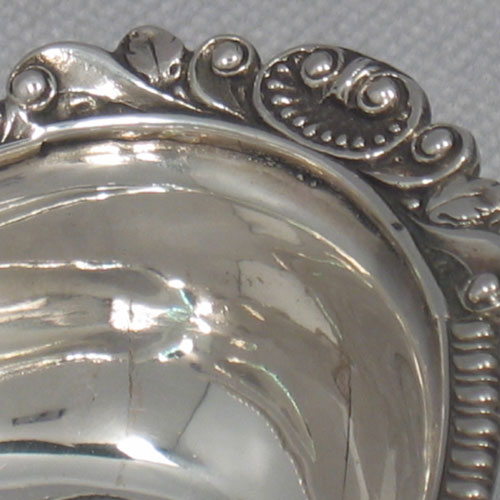 Antique Georgian sterling silver pap boat with shell & gadroon border, made by George Knight of London in 1818. Length 14 cms, width 7.5 cms.