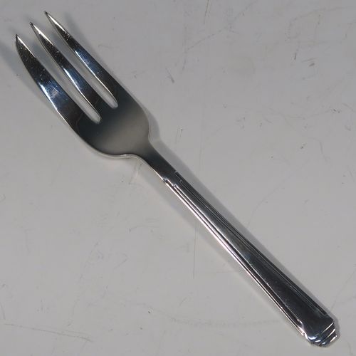 A very elegant Sterling Silver set of six pastry forks in an Art Deco style pattern, with three tined forks, all in their original cream satin and black velvet-lined presentation box. These handsome silver pastry forks were made by the Barker Brothers of Birmingham in 1935. The dimensions of this fine set of hand-made silver pastry forks are length 13 cms (5 inches), and they weigh a total of 136g (4.4 troy ounces).