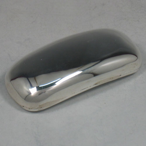 Antique Victorian sterling silver shaped pillbox made by Saunders & Shepherd of Birmingham in 1899. Length 6.5 cms.