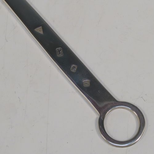 An elegant Sterling Silver meat or game bird skewer, having a very plain tapering body with a ring handle. This beautiful sterling silver skewer was made by J. A. Campbell of London in 1988. The dimensions of this fine hand-made silver game bird or meat skewer are length 21 cms (8.25 inches), and it weighs approx. 55g (1.8 troy ounces).