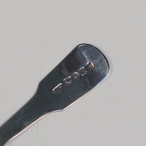 A very pretty Antique Victorian Sterling Silver tea caddy spoon, having a hand-engraved floral and stipple decoration, and a hand-chased shell style bowl. This elegant antique silver tea caddy spoon was made by James Collins of Birmingham in 1845. The dimensions of this fine hand-made antique silver tea caddy spoon are length 8.5 cms (3.3 inches), width 4 cms (1.5 inches), and it weighs approx. 6g (0.2 troy ounces).