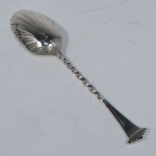 A very pretty Antique Victorian Sterling Silver set of six tea or coffee spoons and sugar nips, in the Onslow pattern, with twisted stems, and fluted oval bowls, all in their original dark maroon satin and velvet-lined presentation box. These beautiful antique silver spoons and sugar nips were made by George Maudsley Jackson of London 1886. The dimensions of this fine hand-made set of silver teaspoons or coffee spoons and sugar nips are length of each spoon 12 cms (4.75 inches), and the total weight is approx. 102g (3.3 troy ounces).